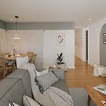 Sabaudia - 2 Bedrooms And Balcony In Alvalade