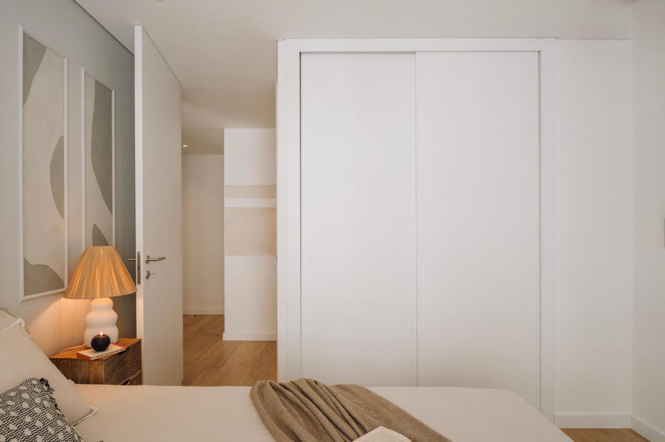 Appartement Sabaudia - 2 Bedrooms And Balcony In Alvalade Lissabon