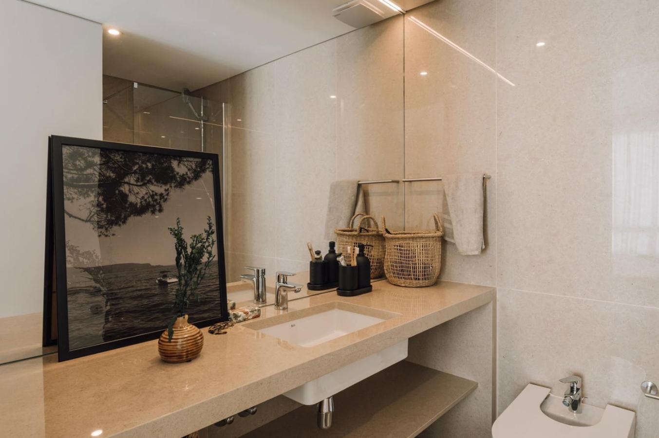 Sabaudia - 2 Bedrooms And Balcony In Alvalade Appartement